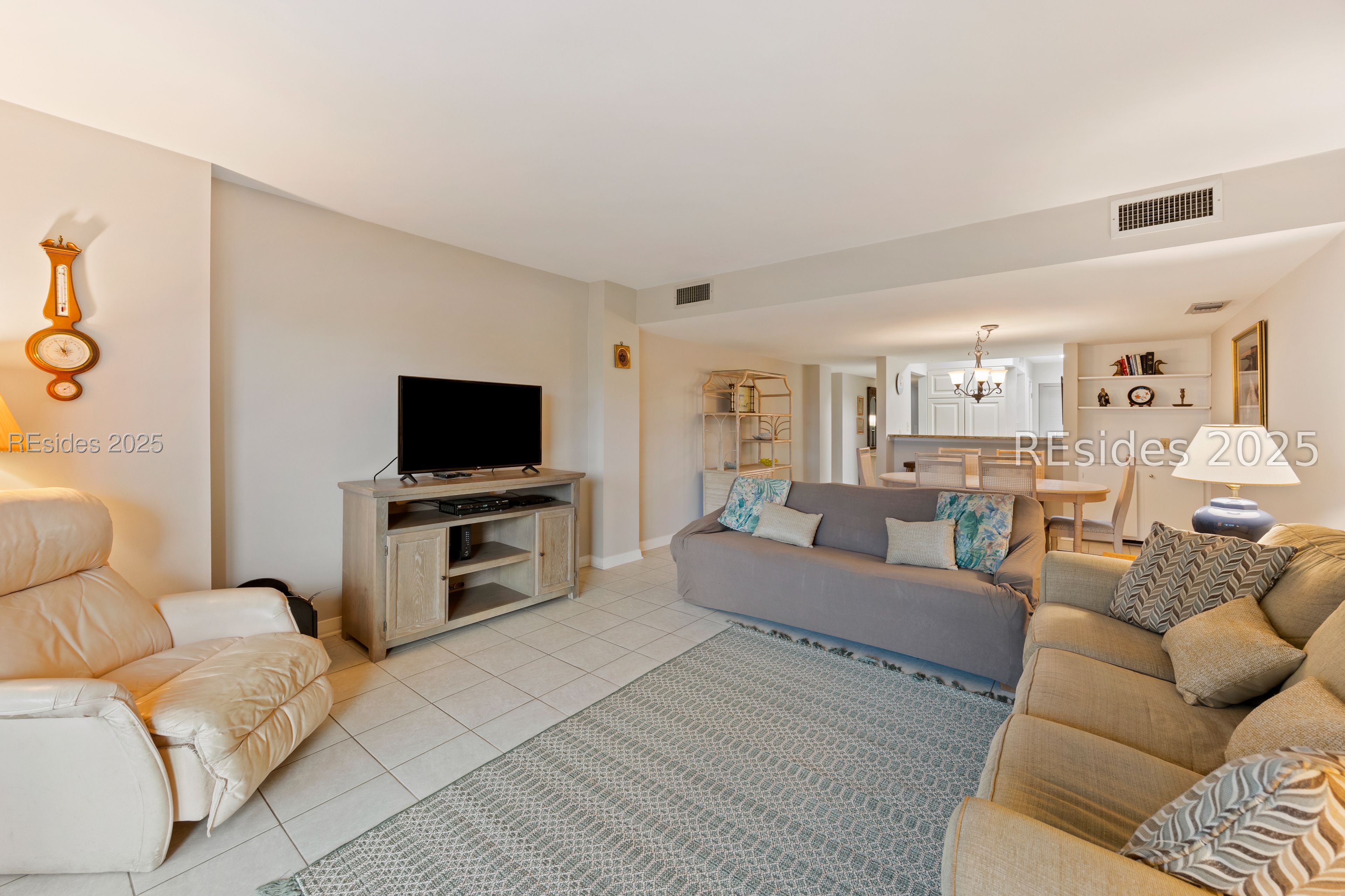 11 S Forest Beach Drive Unit: 323