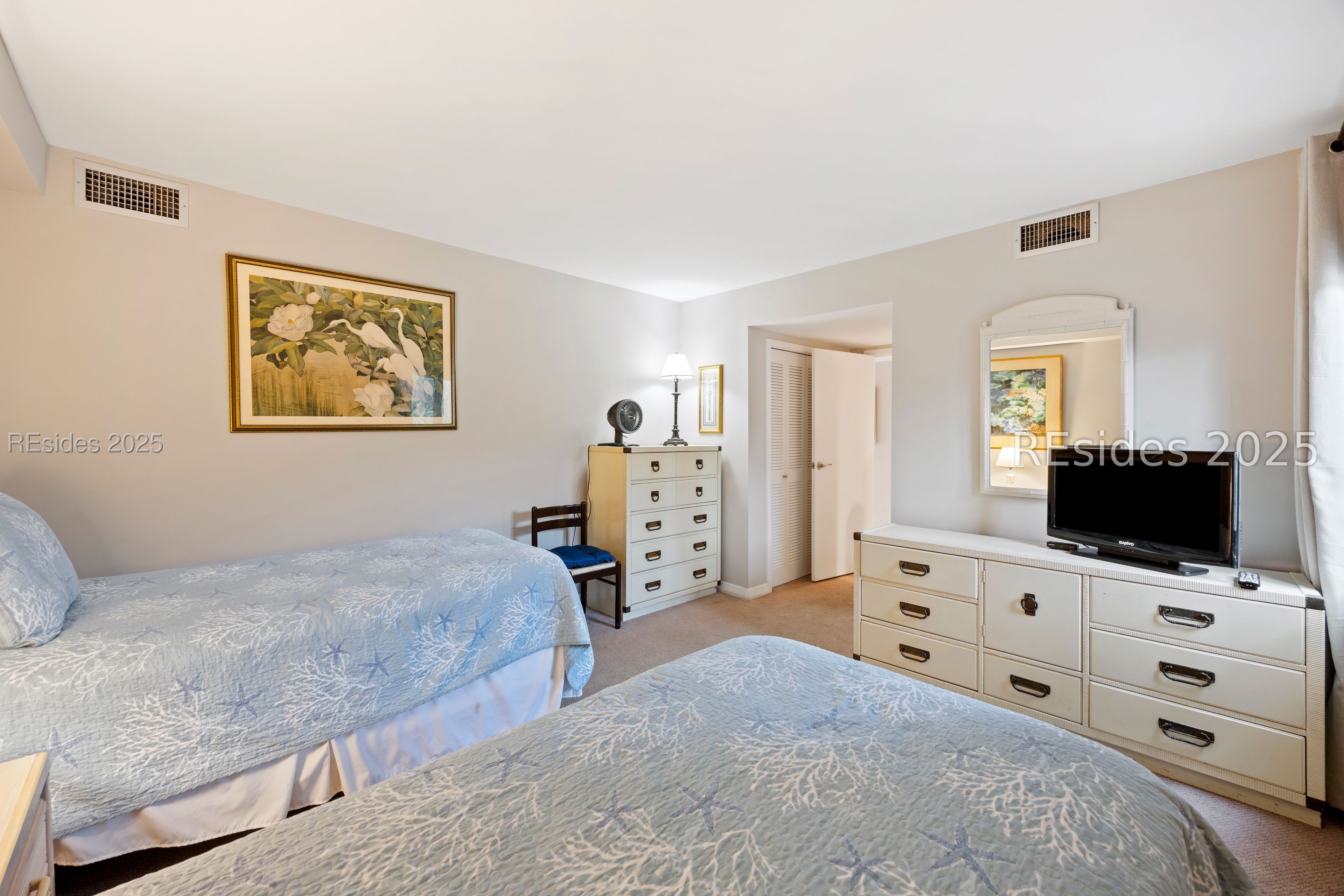 11 S Forest Beach Drive Unit: 323