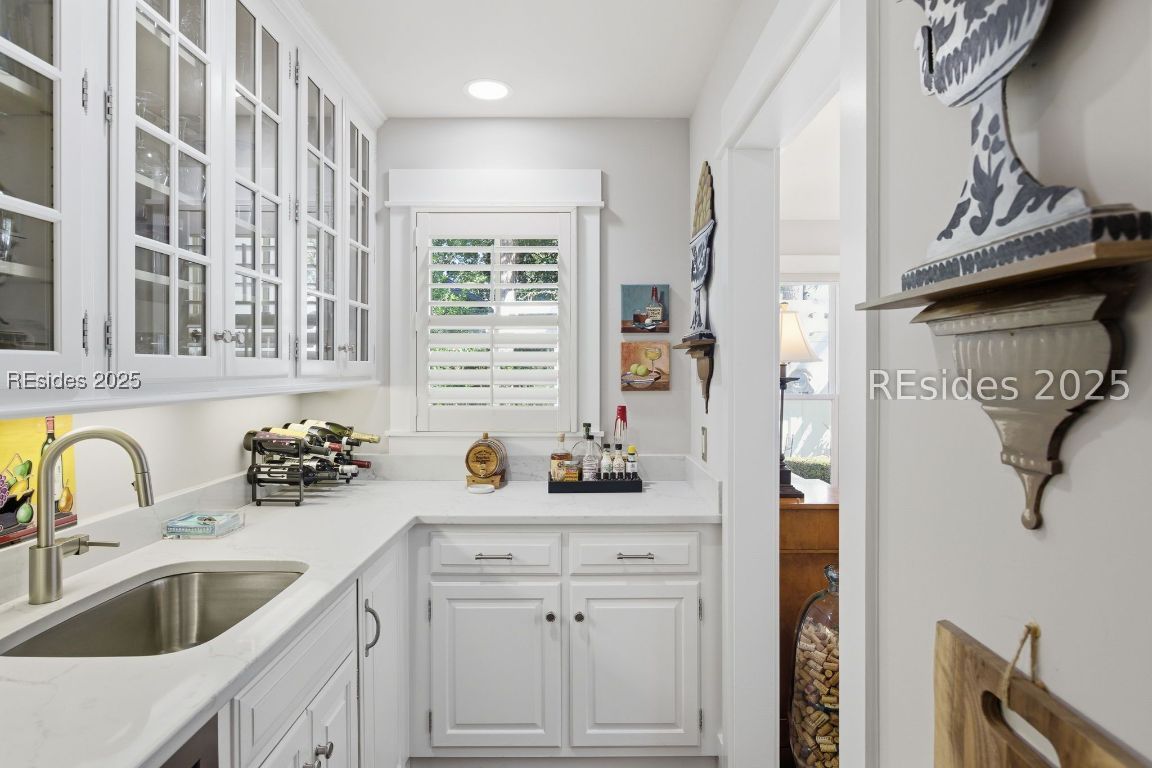 664 Colonial Drive