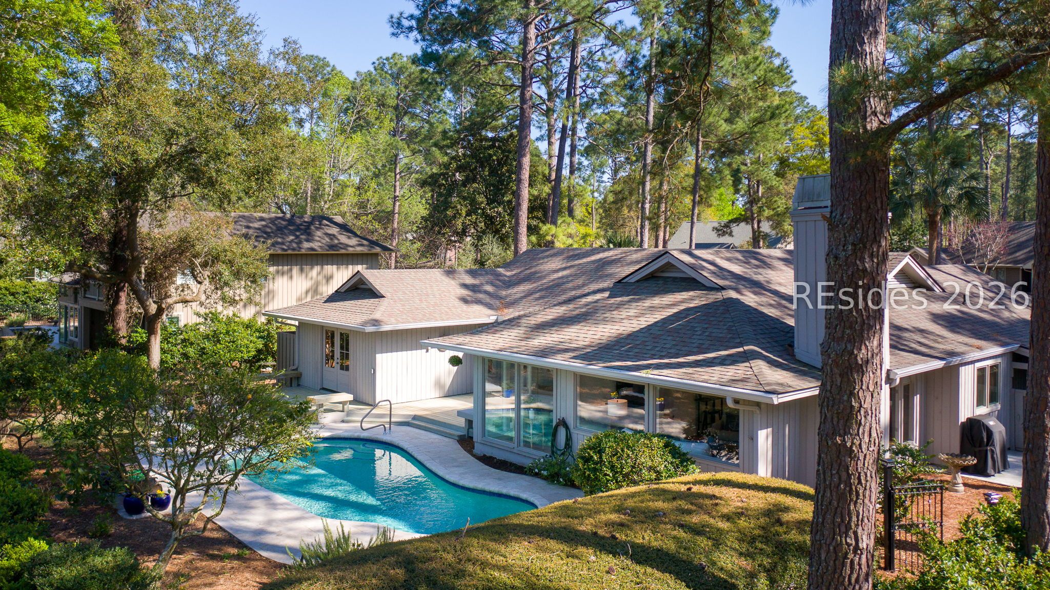 48 Club Course Drive