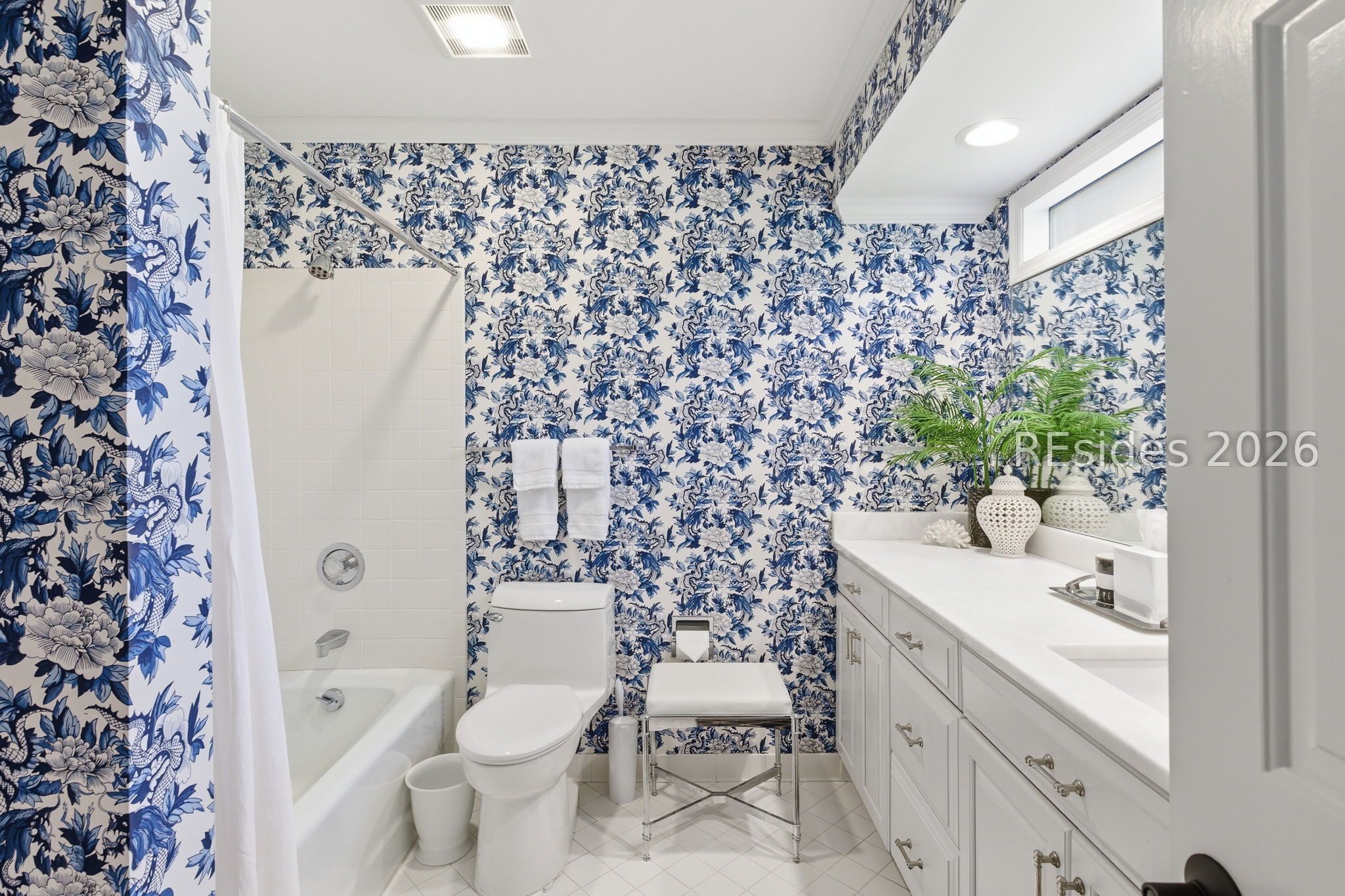 48 Club Course Drive