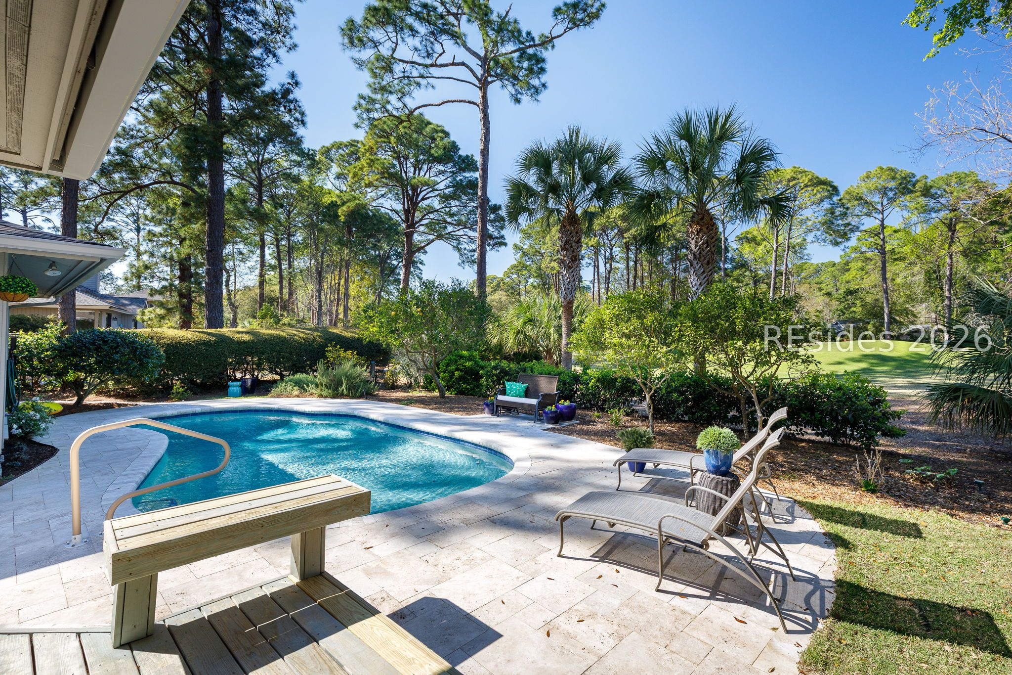 48 Club Course Drive