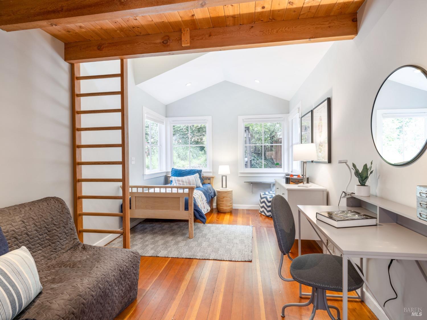 19 Lower Alcatraz Pl