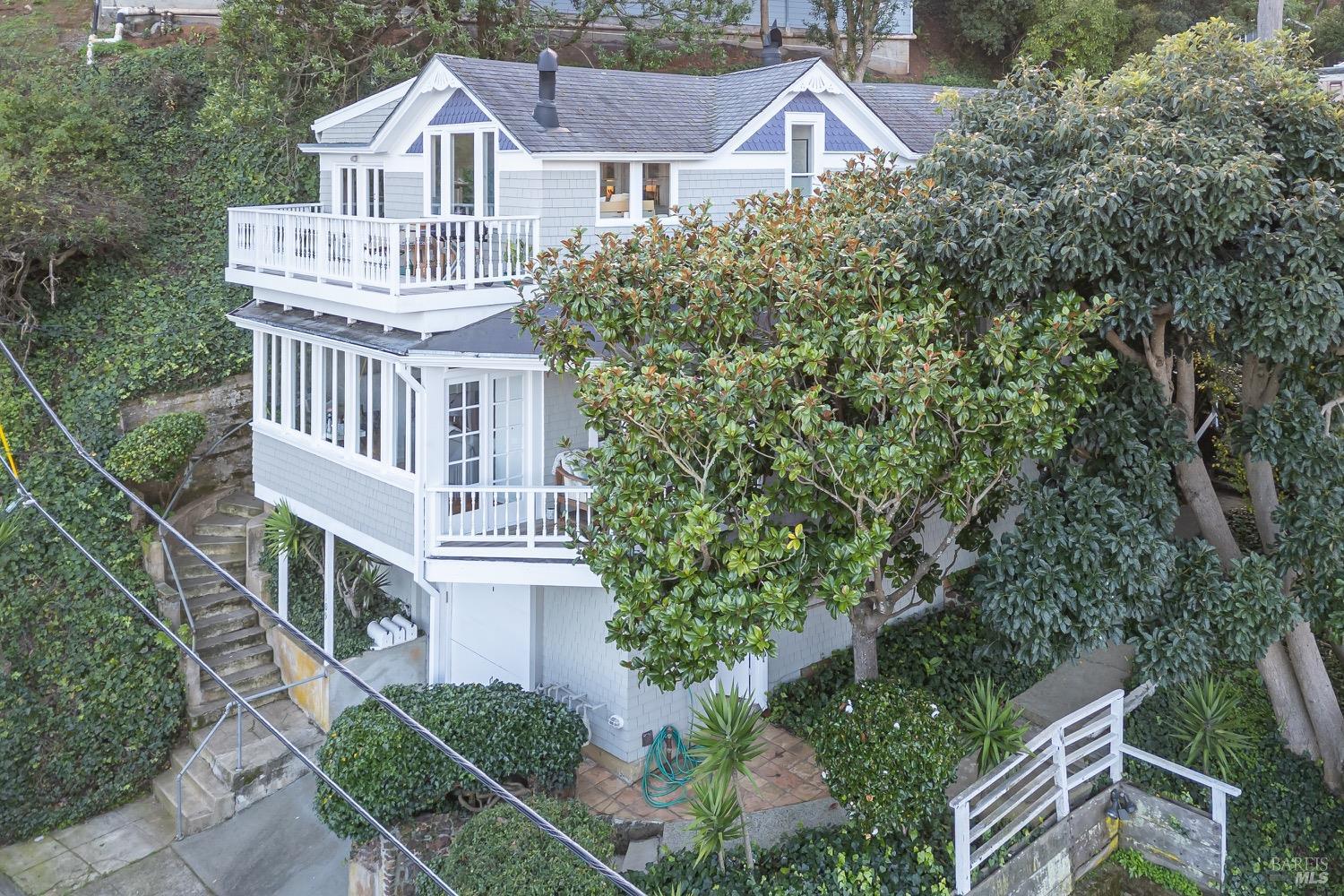 109 West St
