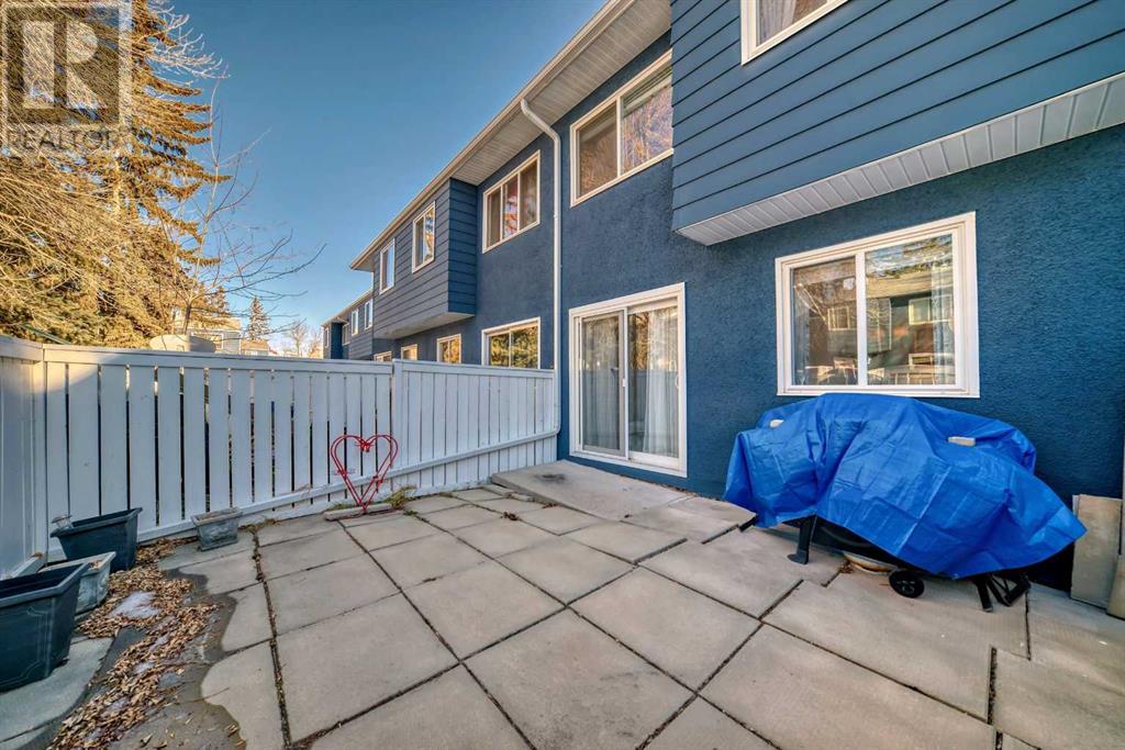87, 251 90 Avenue SE