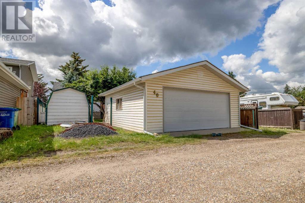 40 Aspen Crescent SE