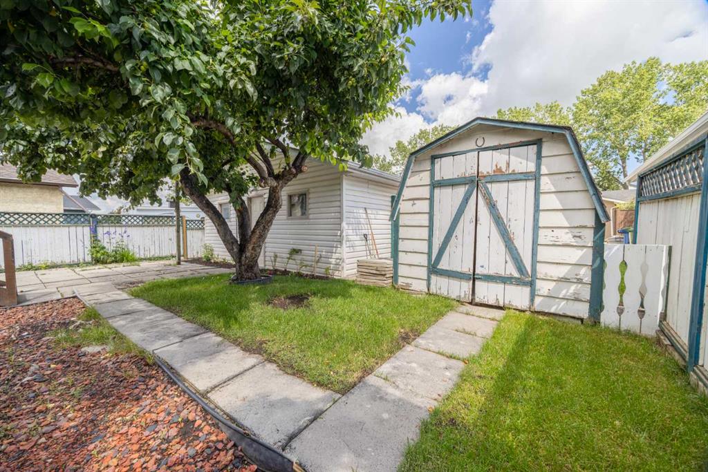 40 Aspen Crescent SE