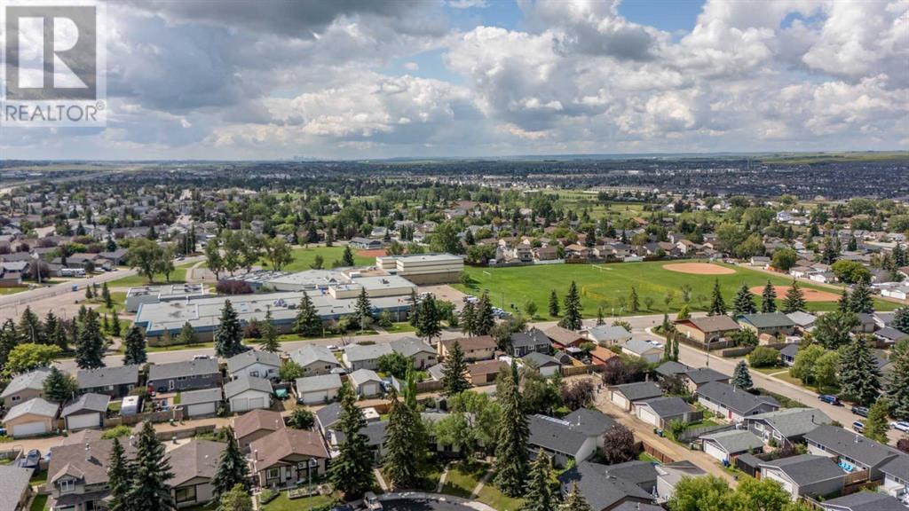 40 Aspen Crescent SE