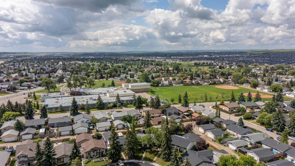 40 Aspen Crescent SE
