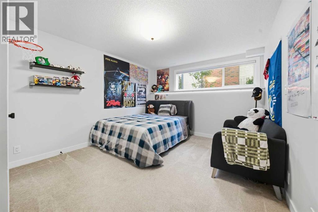 528 Willacy Drive SE