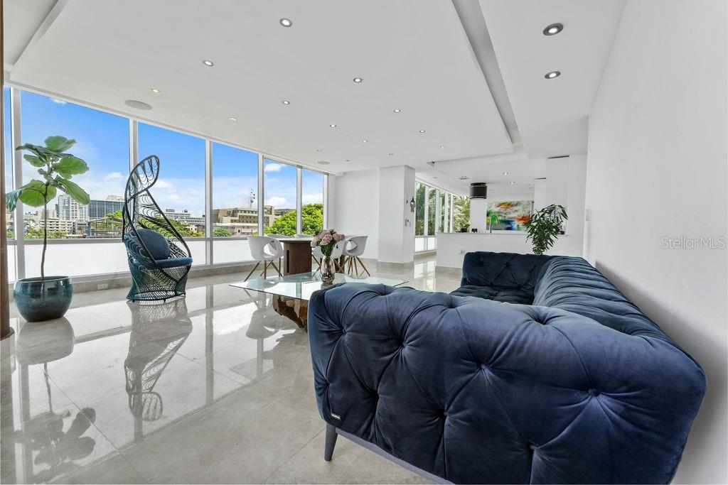 555 MONSERRATE ST #503