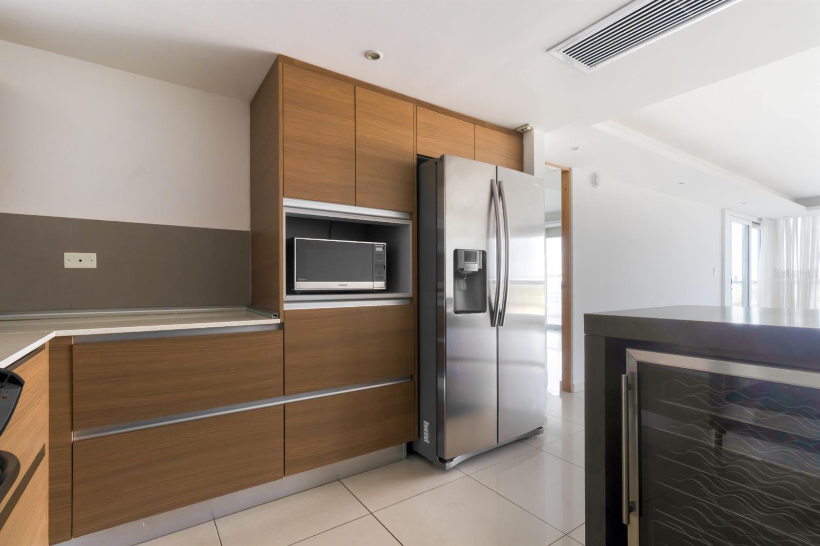 48 AV. LUIS MUÑOZ RIVERA #1607