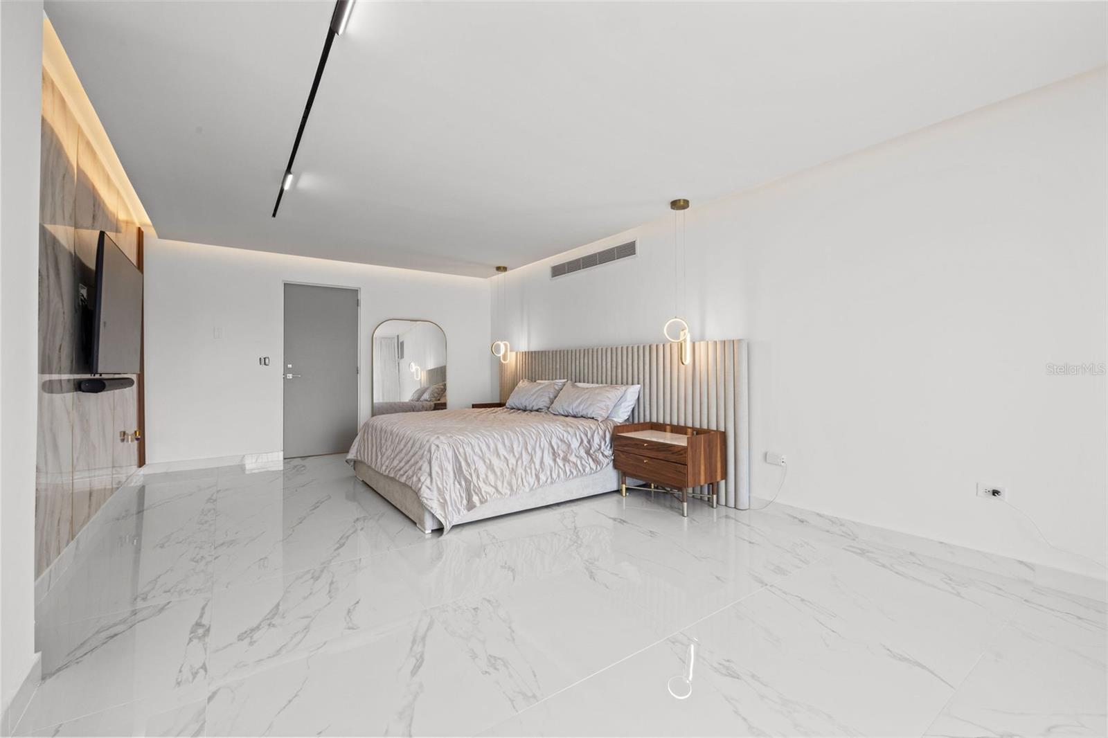 1010 CALLE ORQUID #1106