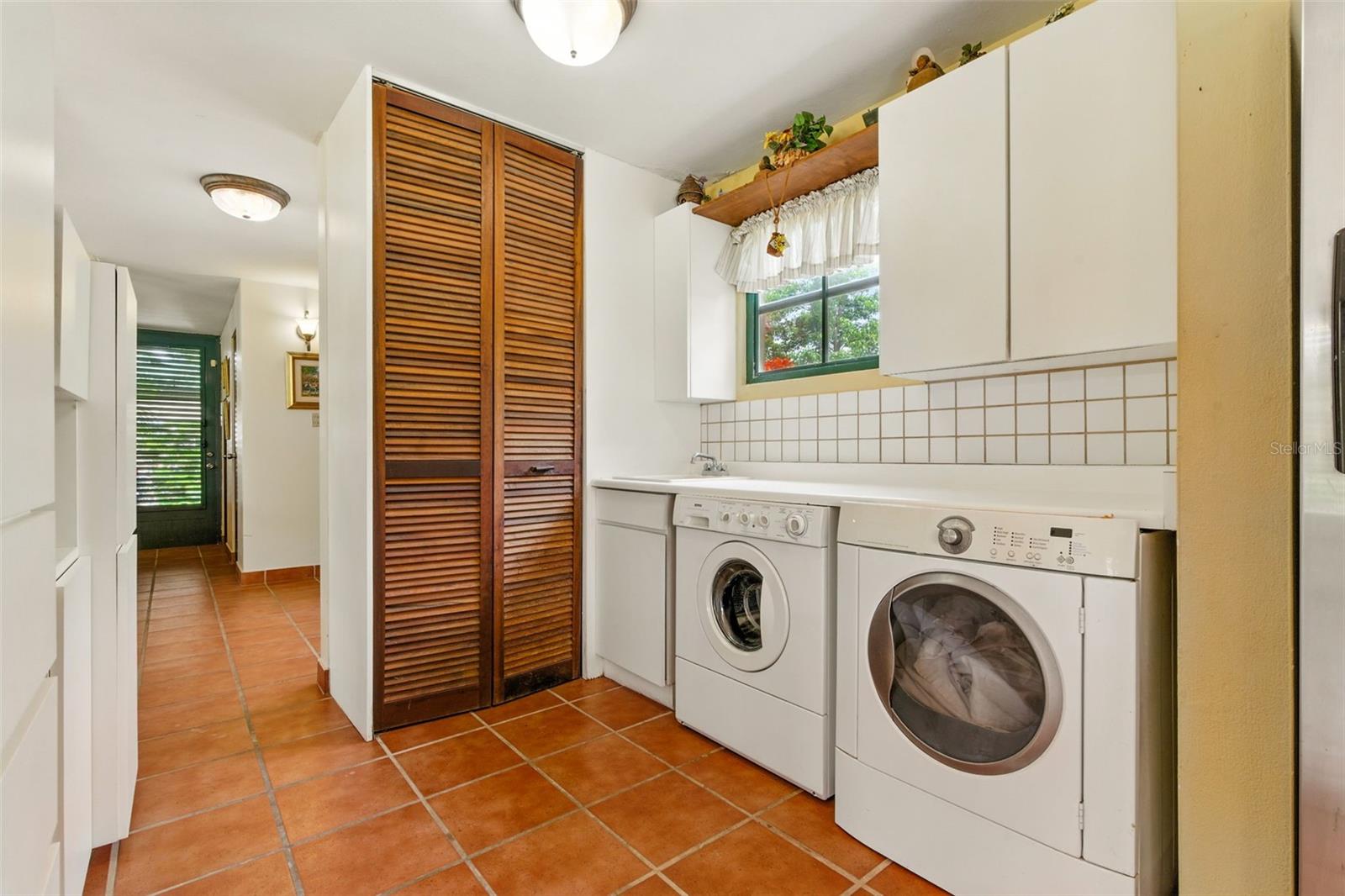 6 HACIENDA MARGARITA