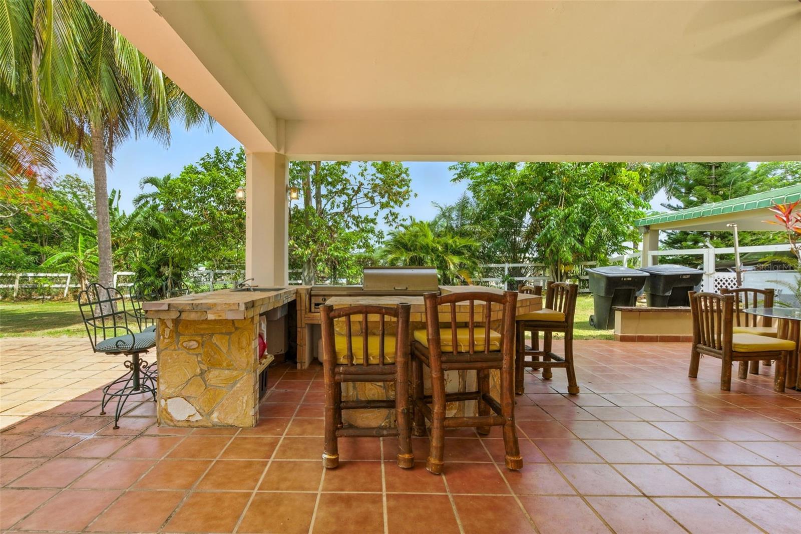 6 HACIENDA MARGARITA