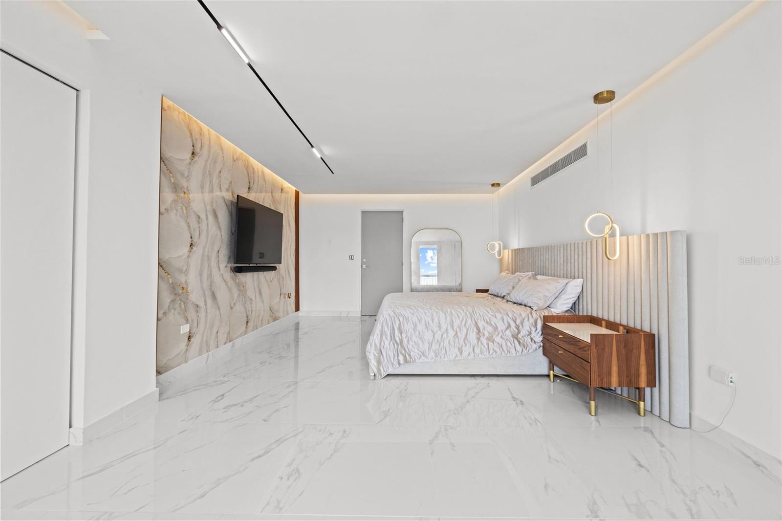 1010 CALLE ORQUID #1106