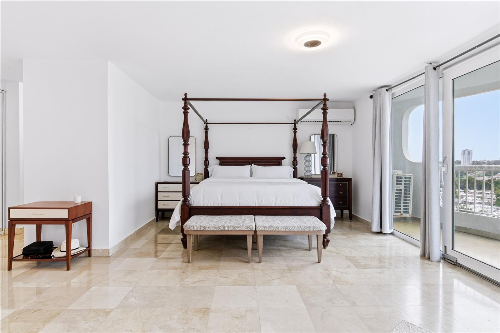 1010 CALLE ORQUID #704