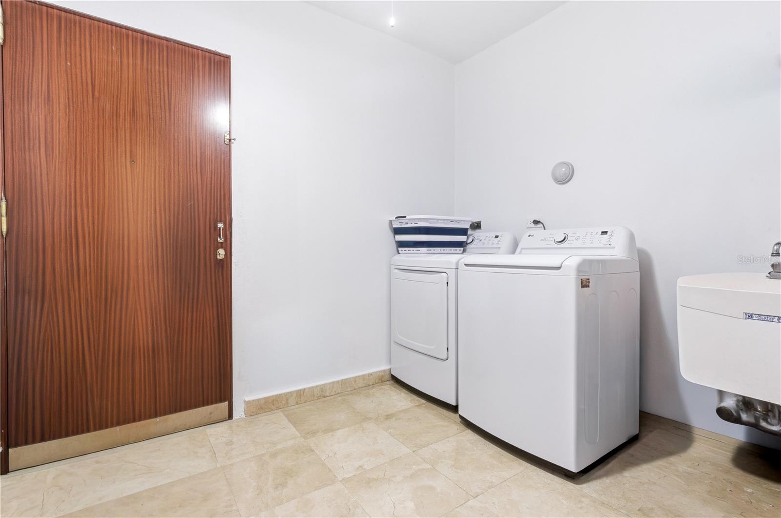 1010 CALLE ORQUID #704