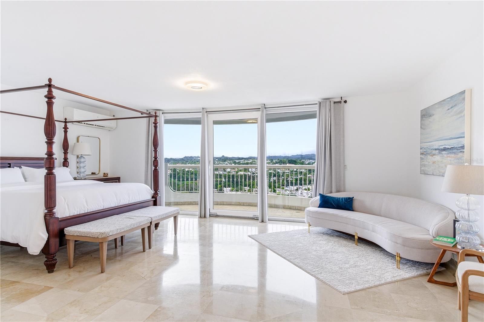 1010 CALLE ORQUID #704