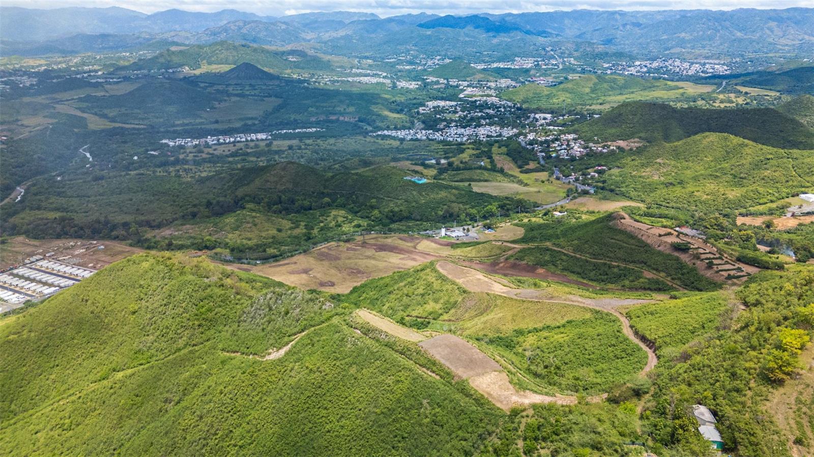 PR-153 KM 10.7 BO. RIO JUEYES