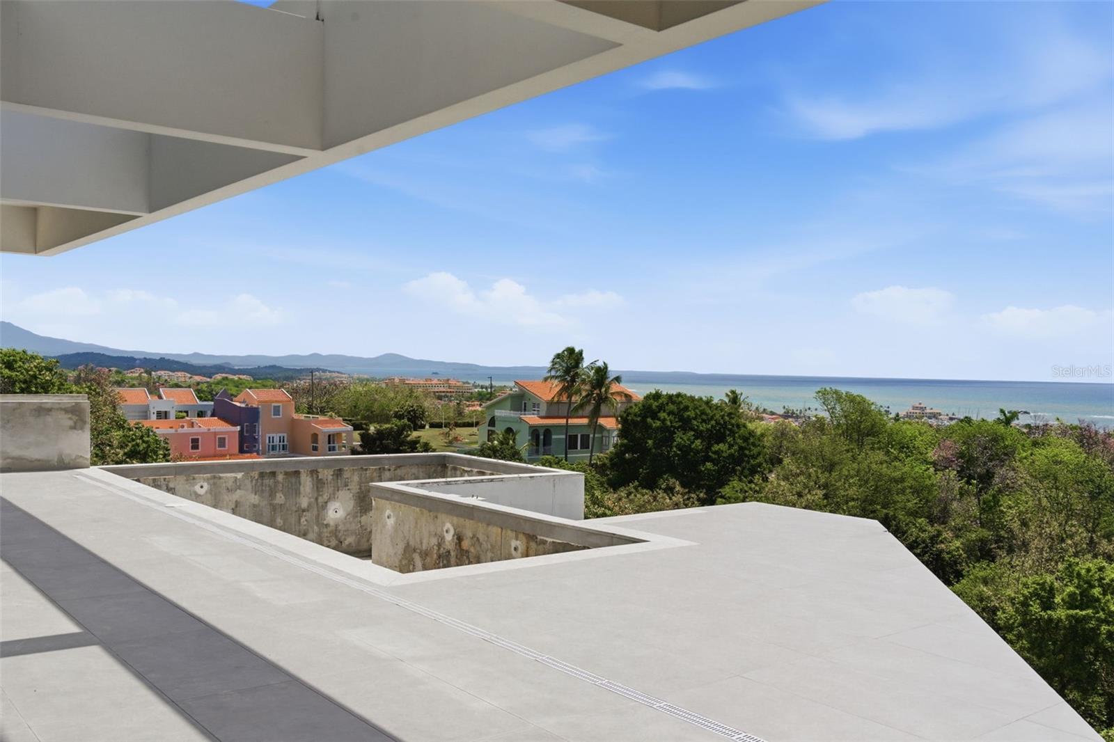 22 ROBLE VALLEY PALMAS DEL MAR