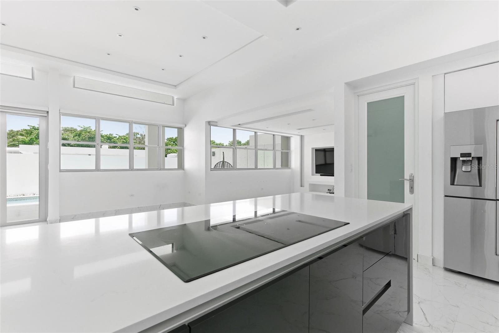 186 MONTECIELO LYRA ST.