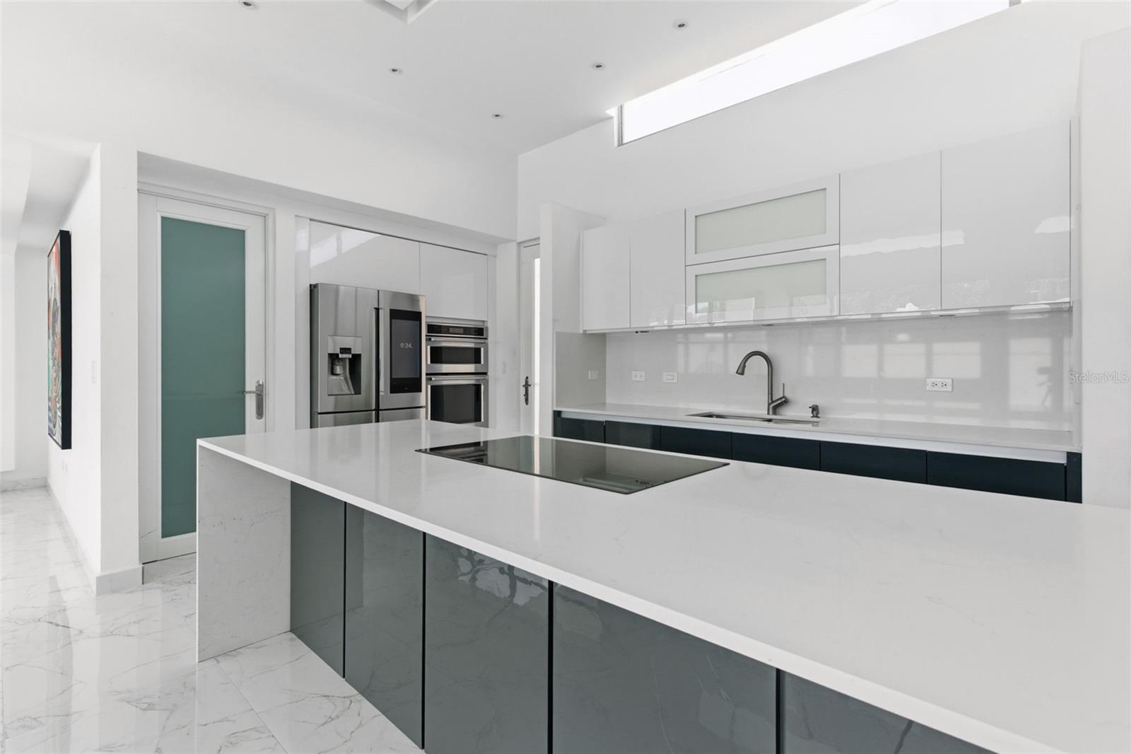 186 MONTECIELO LYRA ST.