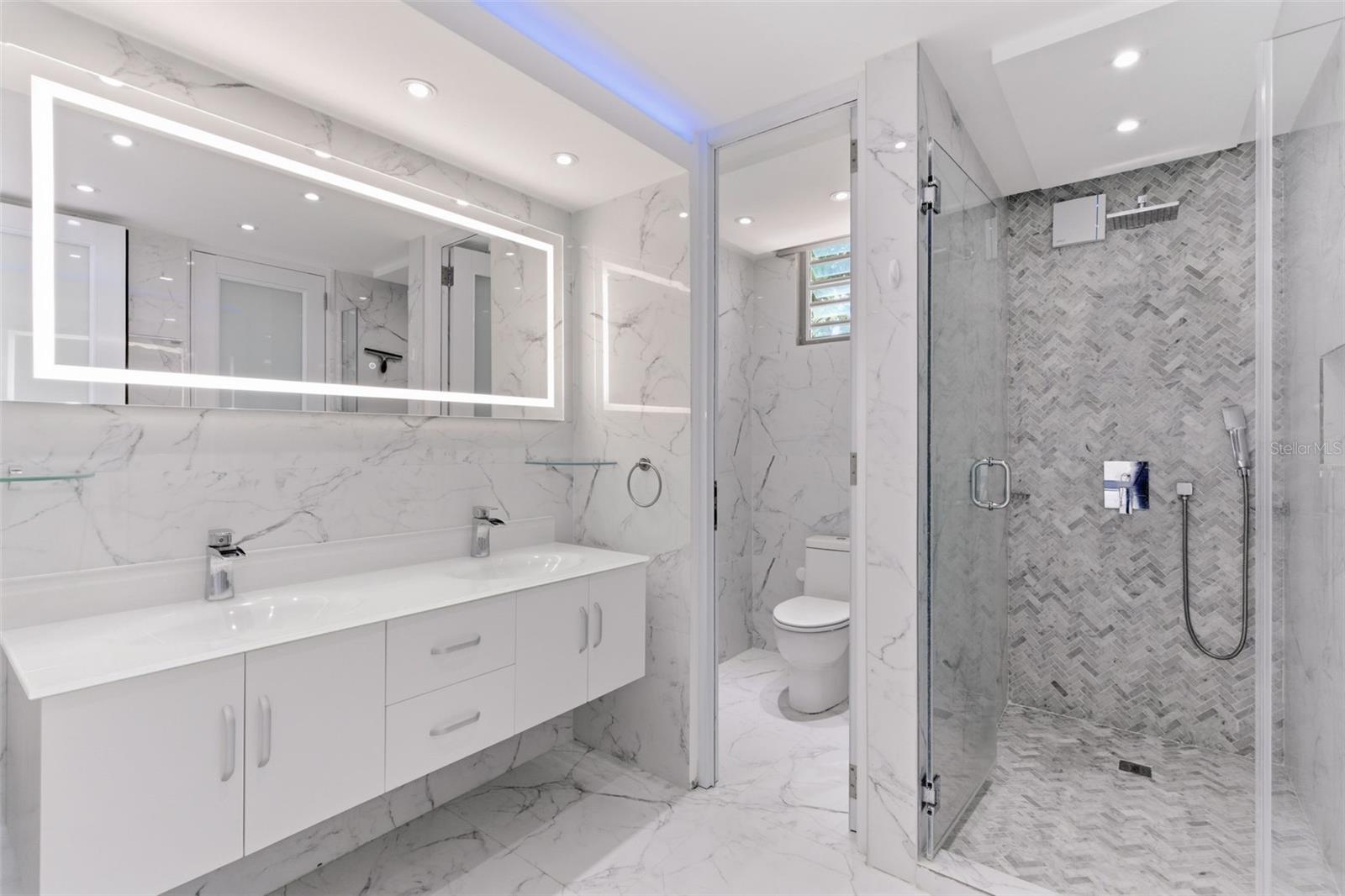 186 MONTECIELO LYRA ST.