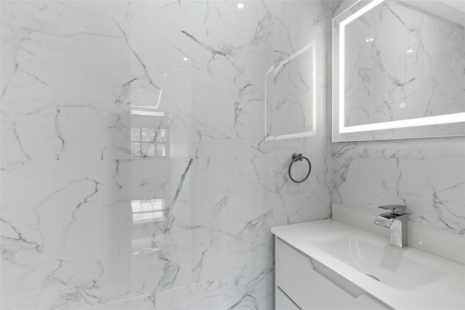 186 MONTECIELO LYRA ST.