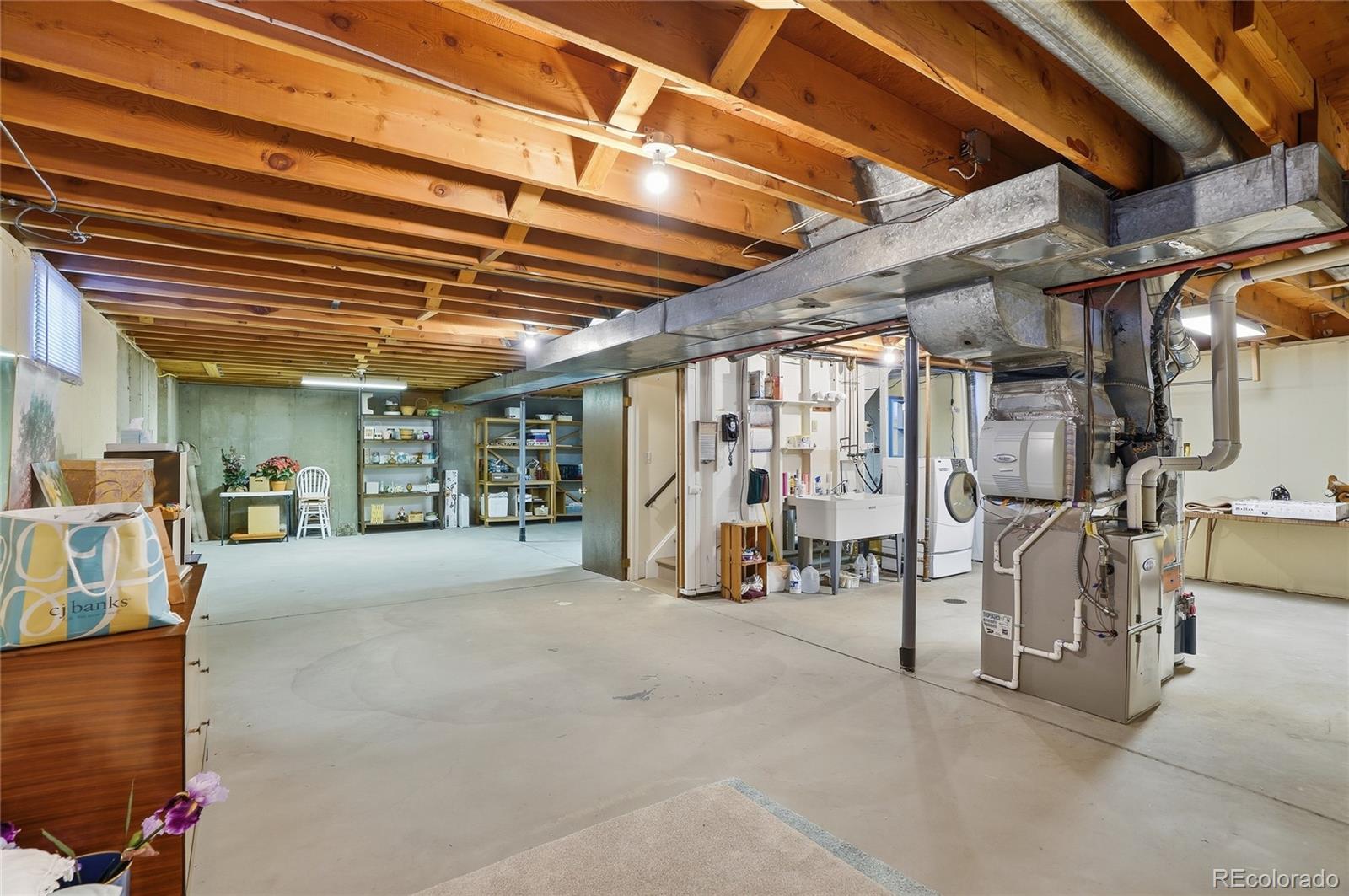 522 E Caley Drive