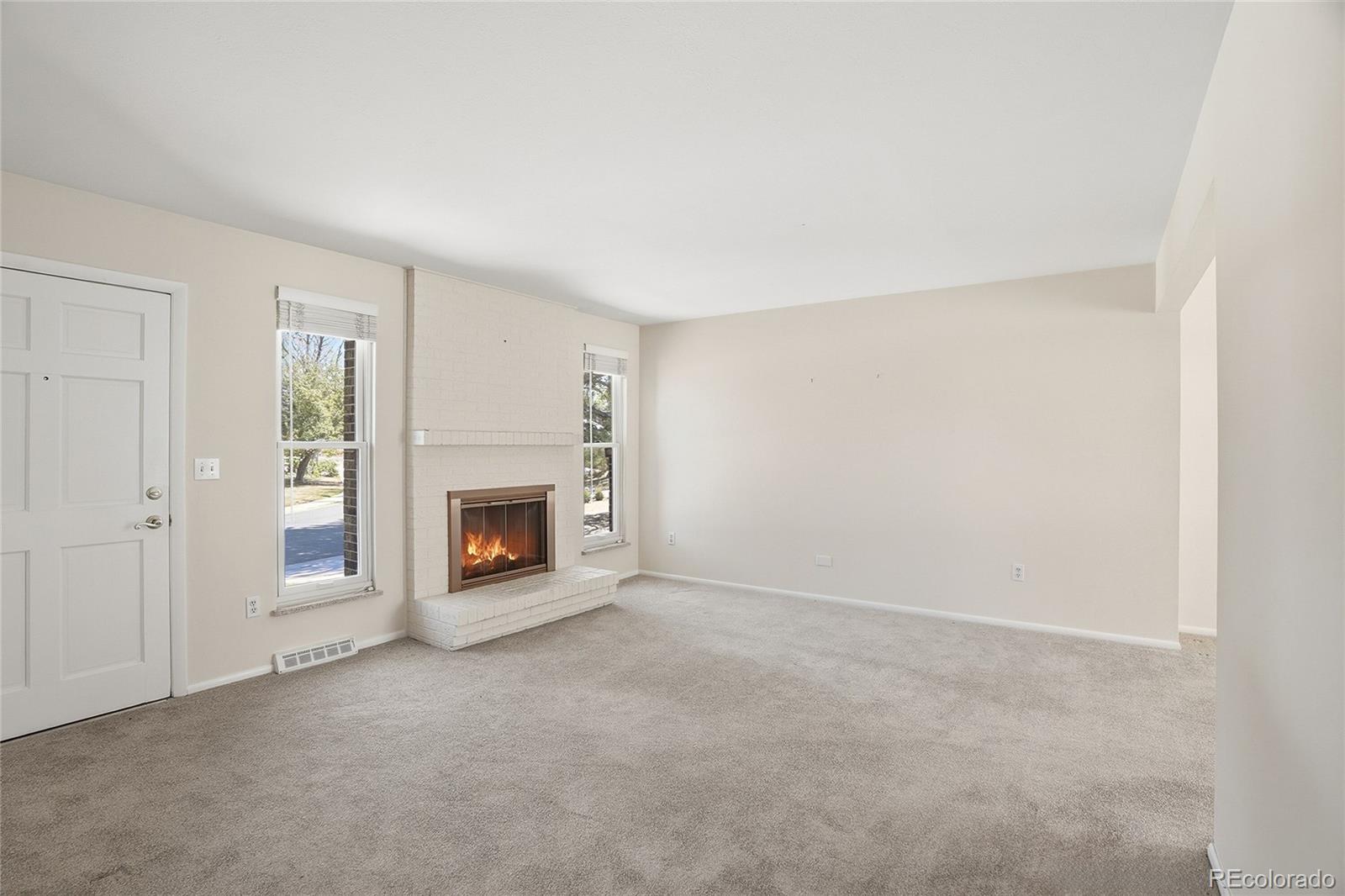 522 E Caley Drive