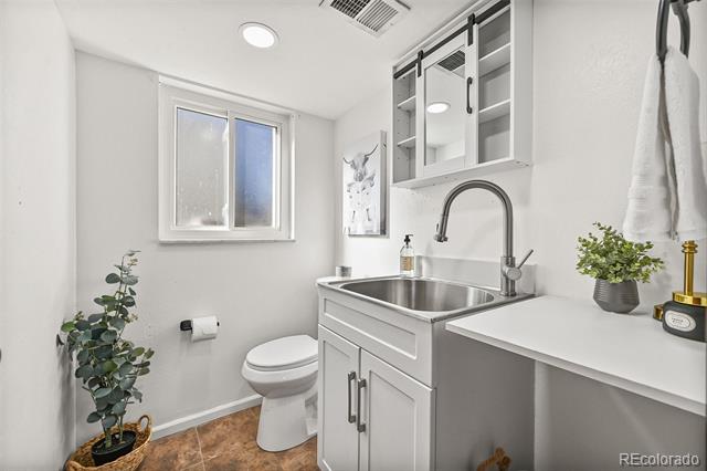 4441 S Estes Street