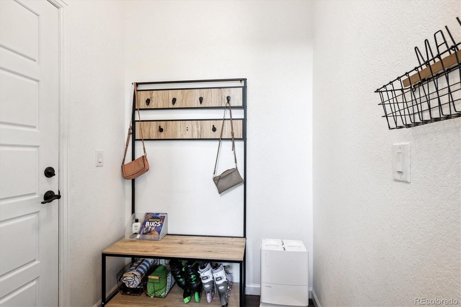 629 N Waterloo Court