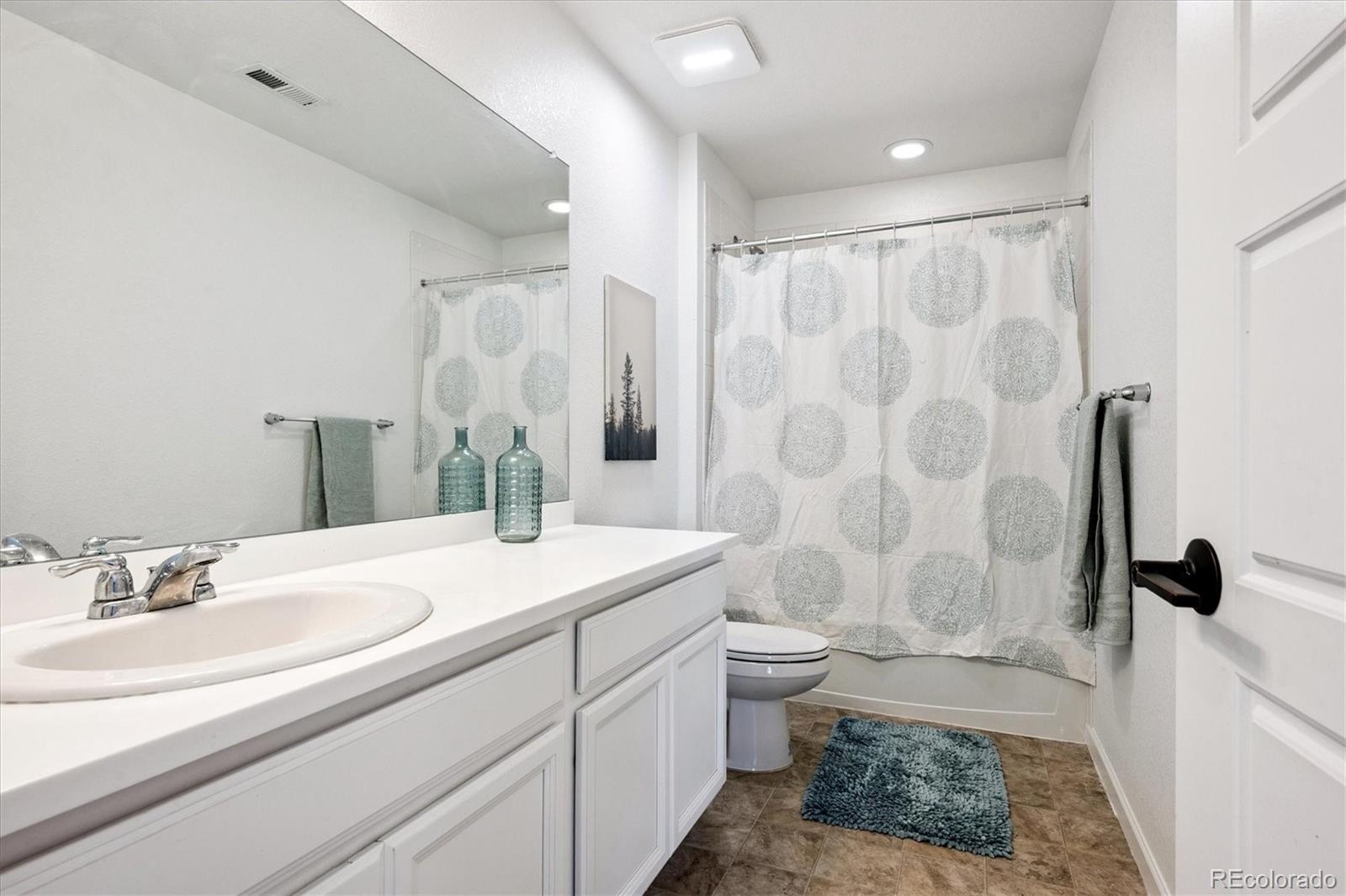 629 N Waterloo Court