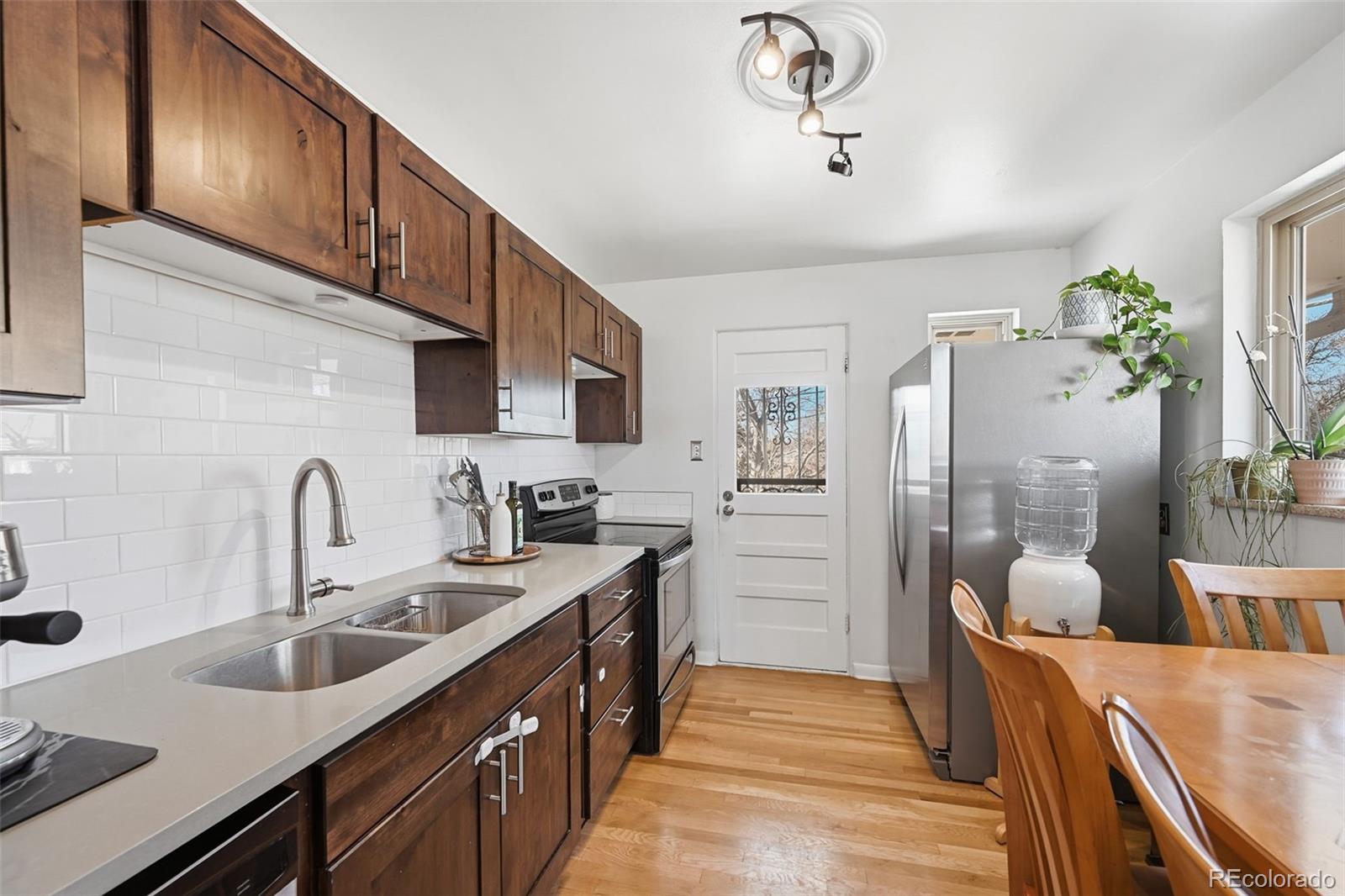 3286 W Fairview Place