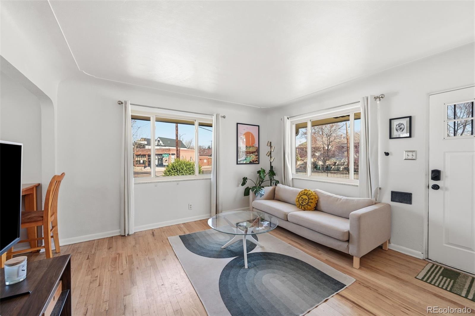 3286 W Fairview Place