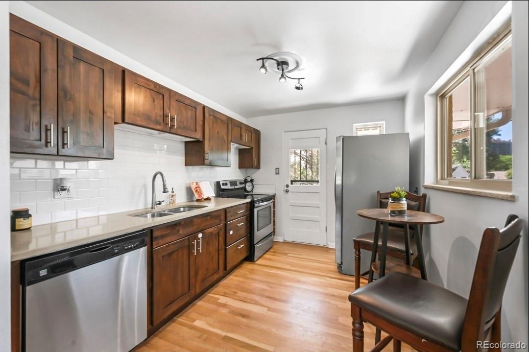 3286 W Fairview Place