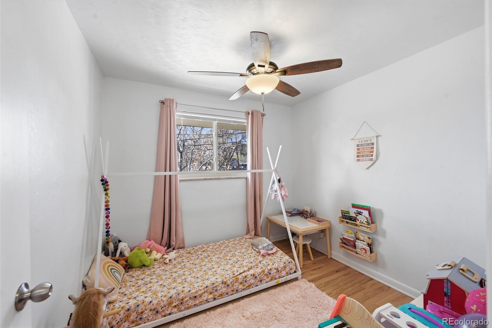 3286 W Fairview Place