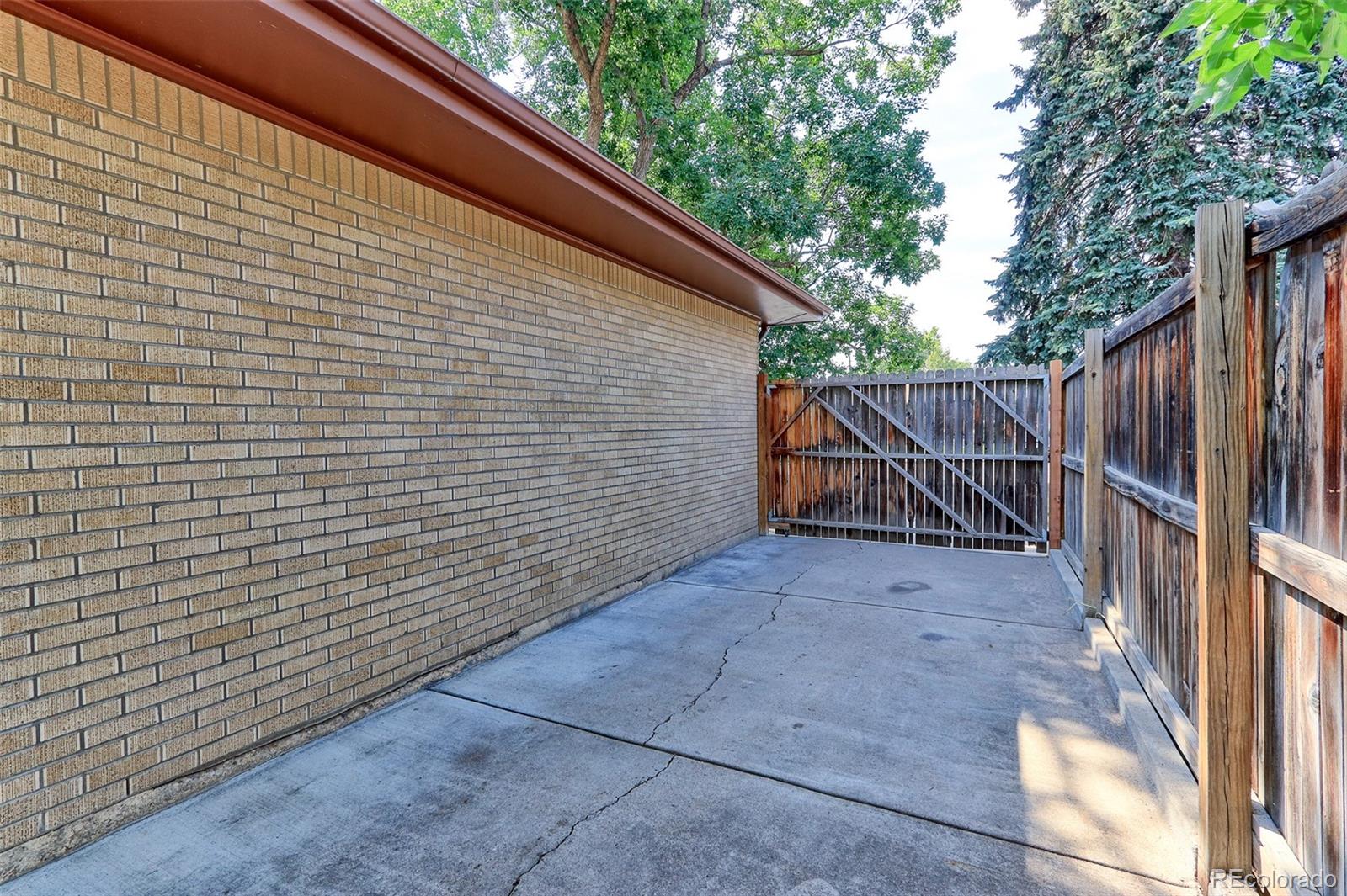 3373 W Monmouth Avenue