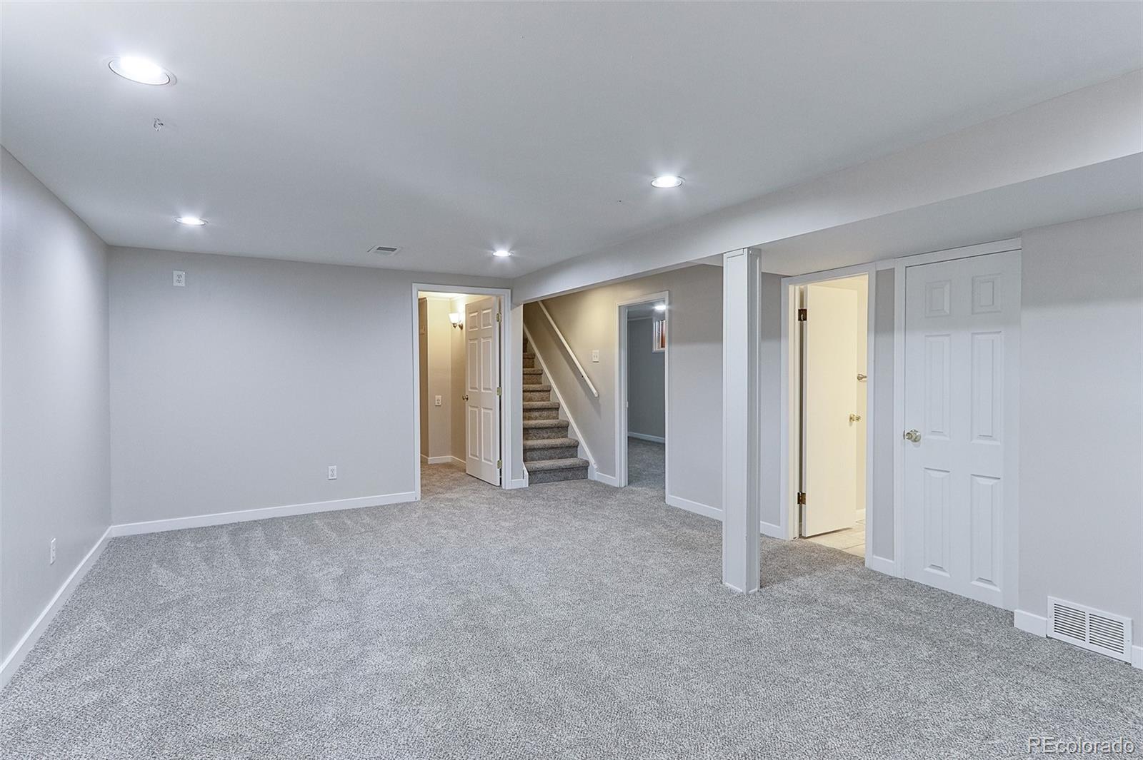 3373 W Monmouth Avenue