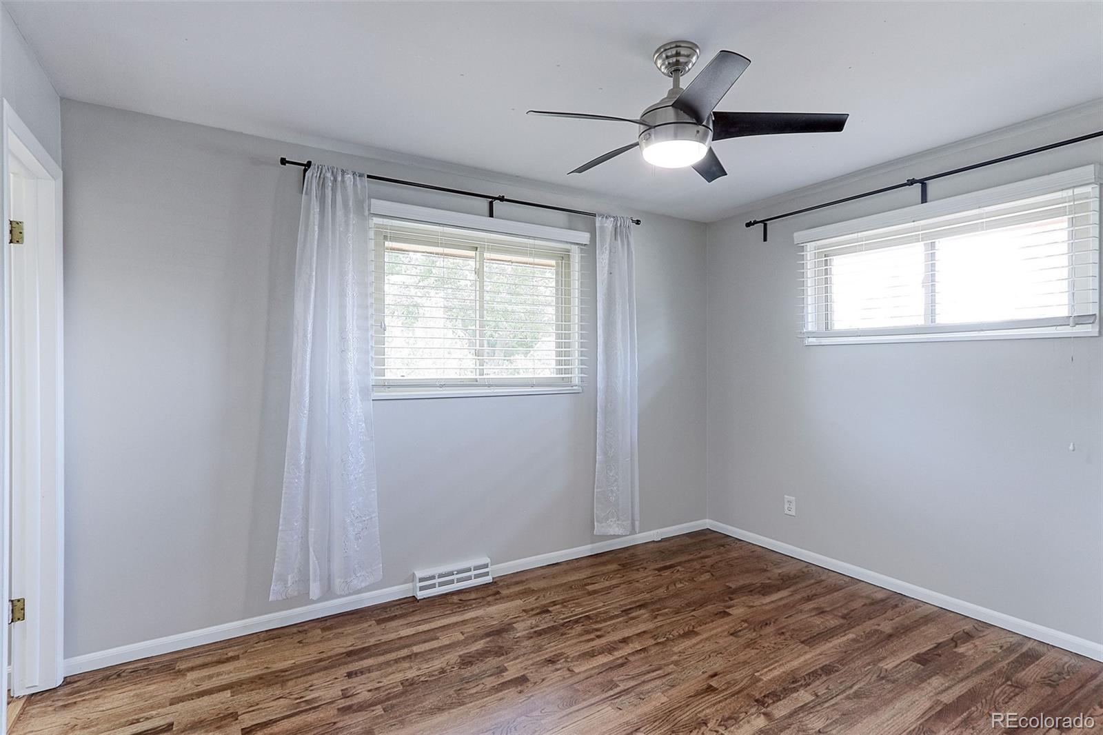 3373 W Monmouth Avenue