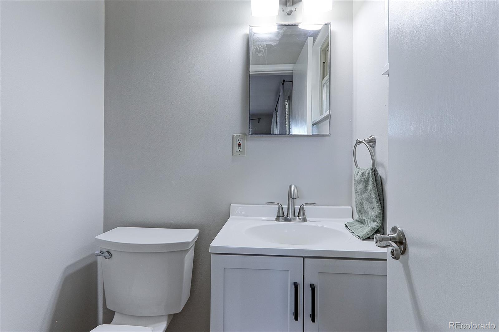 3373 W Monmouth Avenue