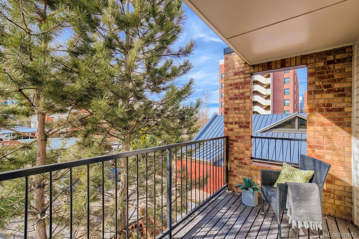 1201 Galapago Street Unit: 103