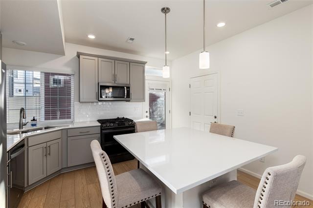 1082 Sugarloaf Lane