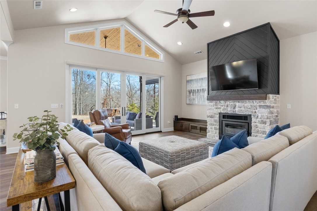 12 Canobie Lane