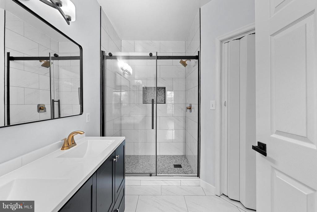 4551 STRUTFIELD LANE 4111