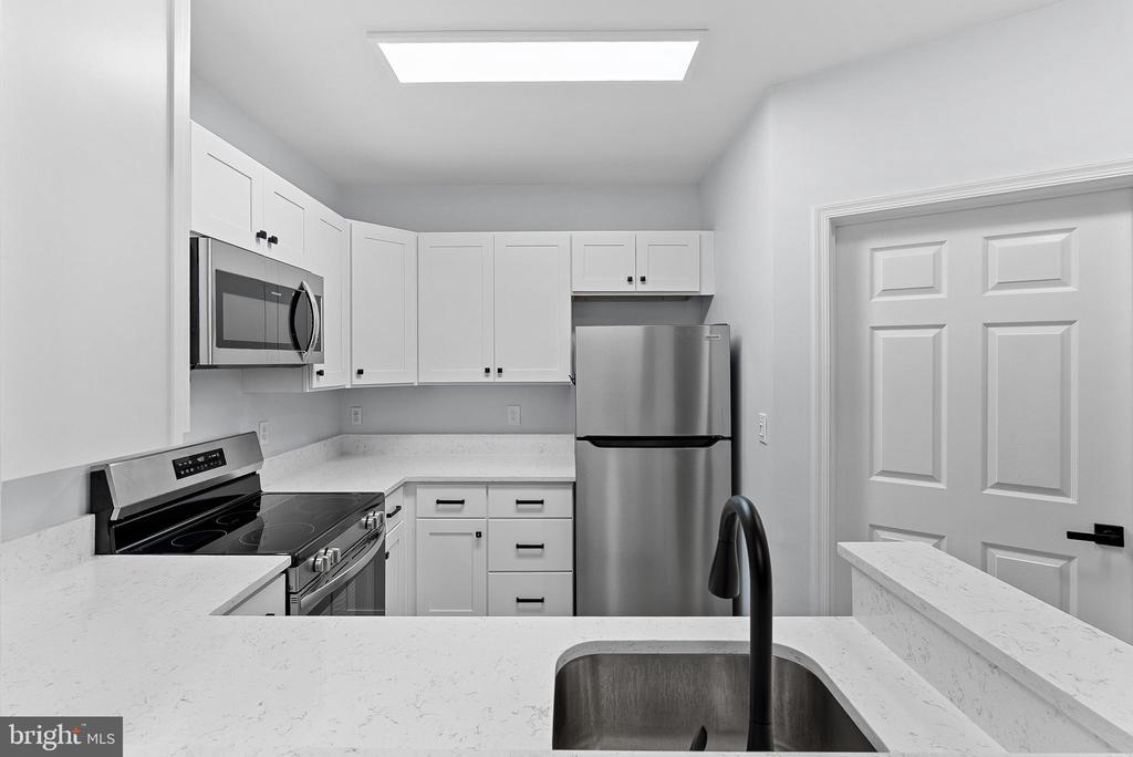 4551 STRUTFIELD LANE 4111