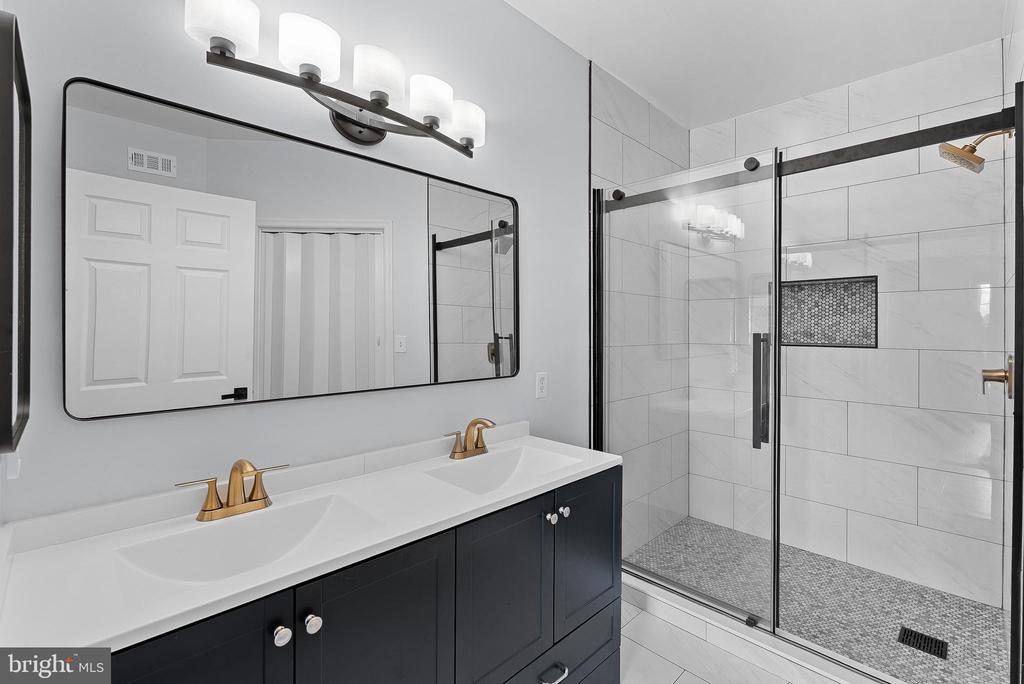 4551 STRUTFIELD LANE 4111