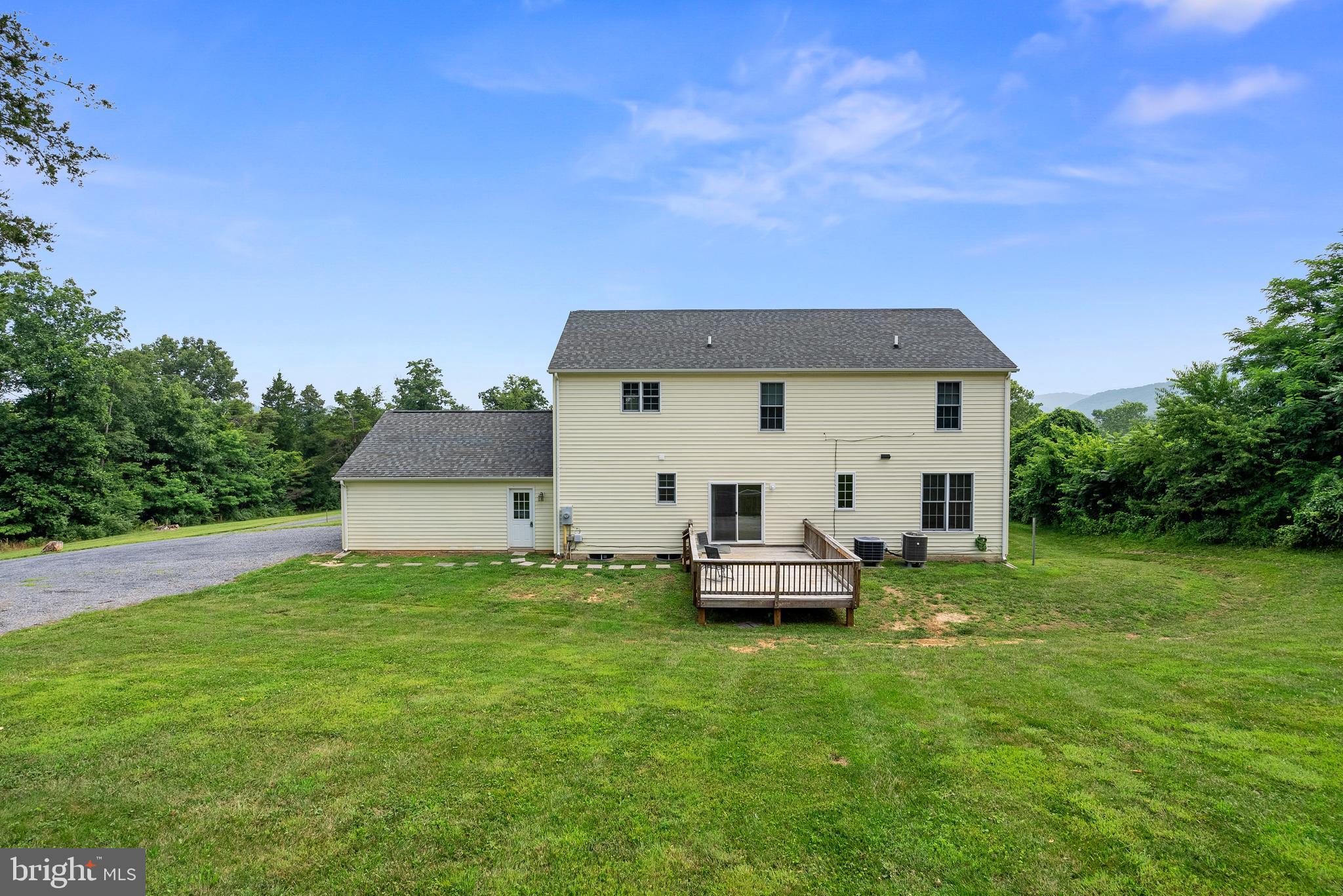 267 Shenandoah River Ln