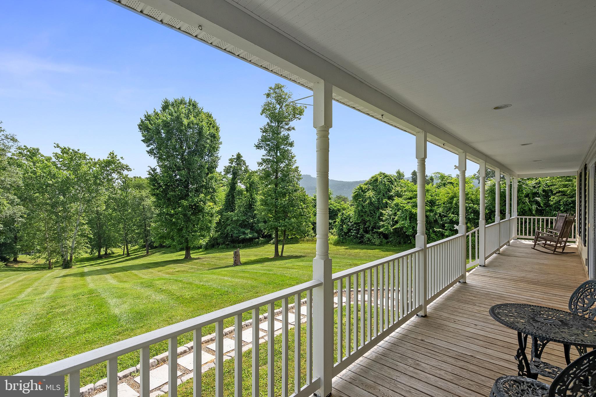 267 Shenandoah River Ln